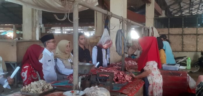 Harga Ayam dan Daging Sapi Melonjak