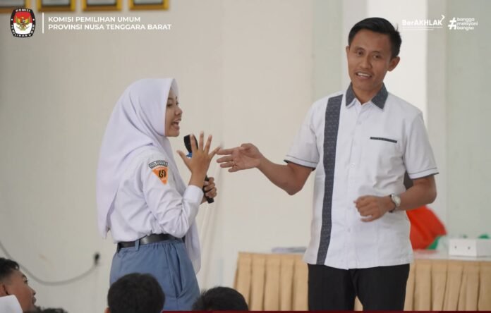 KPU NTB Kenalkan Pemilu Lewat Ko-Kurikuler Pendidikan Demokrasi di Smansa Mataram