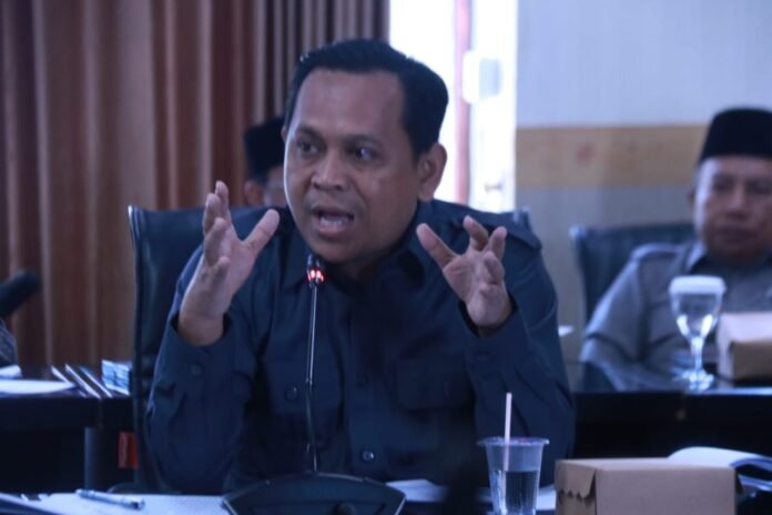 Jangan Biarkan Masyarakat Berjuang Sendiri
