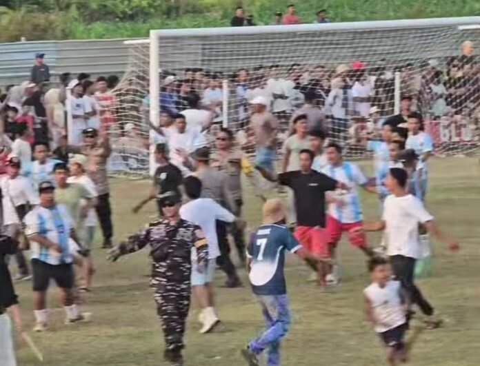 Ricuh, Askab PSSI KLU Hentikan Sementara Turnamen Piala Bupati