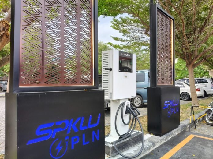 PLN Pasang SPKLU di Lombok Garden Hotel
