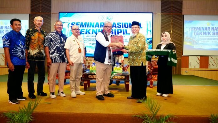 Wamen PKP Fahri Hamzah Hadiri Seminar Nasional Teknik Sipil II Fatek Ummat, Dorong Perspektif Infrastruktur Menuju Indonesia Emas