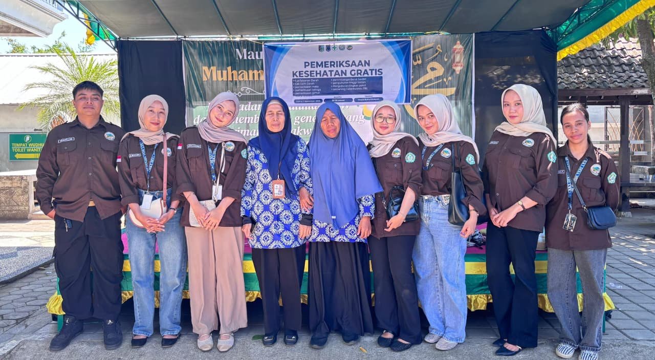 Wujud Kepedulian Sosial, Mahasiswa KKN STIE AMM Mataram Gelar Pemeriksaan Kesehatan Gratis di Desa Midang