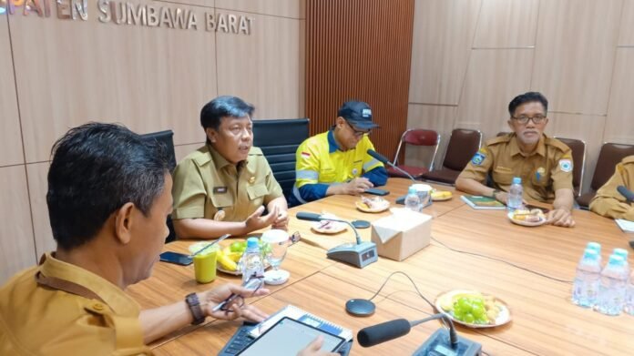 Pemda KSB Bahas Skema Investasi Agribisnis Unggas dengan Investor