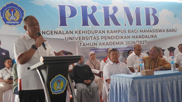 Ketua Umum KONI Pusat Buka PKKMB Undikma 2026