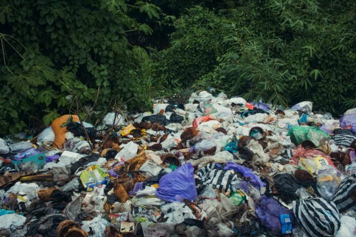 Unram Ubah Sampah Menjadi Energi: Inovasi Insinerator Desa Pakuan Dorong Masa Depan Lingkungan Berkelanjutan
