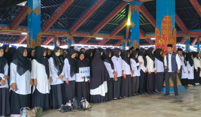 1.448 Guru PPPK Paruh Waktu di Lobar Terima Kenaikan Gaji Rp250-260 Ribu