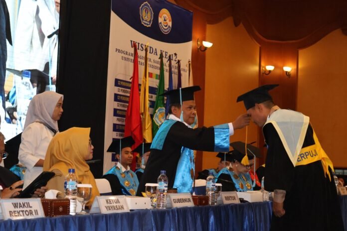 Undikma Gelar Wisuda Ke-12, Luluskan 971 Orang, 51 Wisudawan Raih Summa Cum Laude