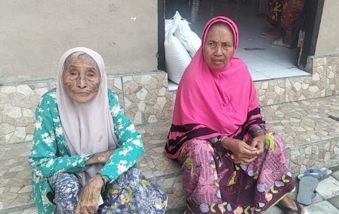 Sambung Hidup dari Memulung, Warga Jompo di Merembu Mengeluh Tidak Terima Bantuan