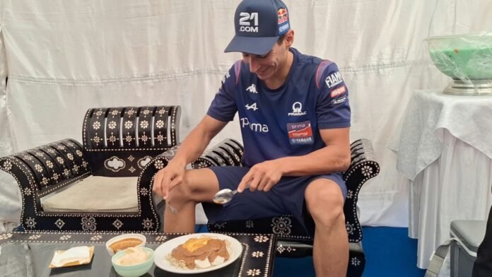 Di Sela Meet and Greet, Pembalap Yamaha, Toprak, Cicip Ketoprak
