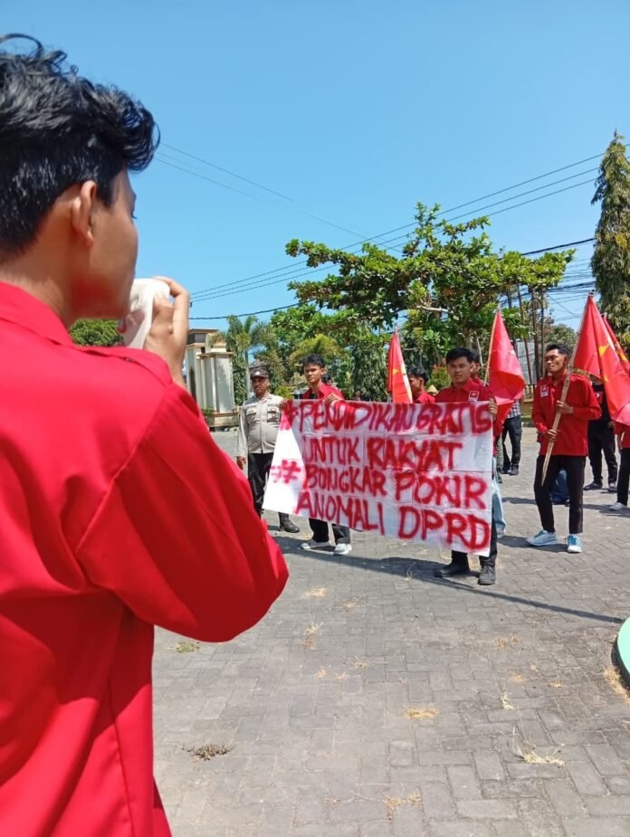 Tuntut Pendidikan Gratis, Mahasiswa Desak Buka Data Pokir DPRD Kota Mataram