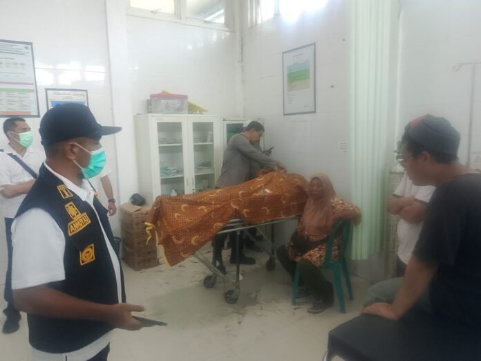 Terseret Gelombang, Satu Orang Meninggal Dunia, Tiga Korban Belum Ditemukan