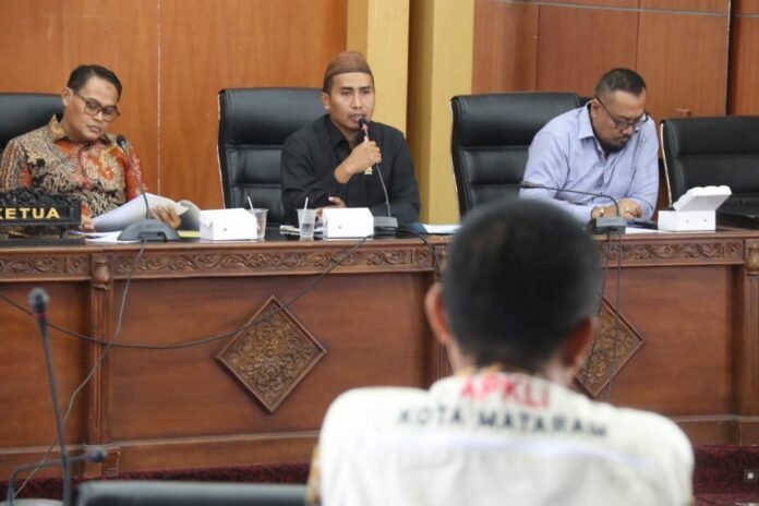 Soroti Teknis Penarikan Iuran PKL
