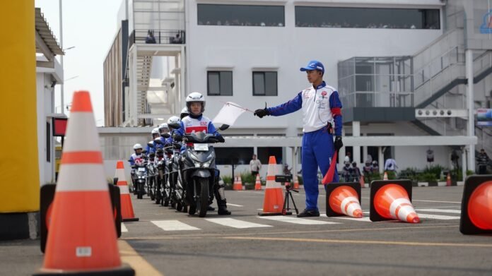 Cari Aman Academy Cetak Agen Keselamatan Berkendara dari Kalangan Pelajar