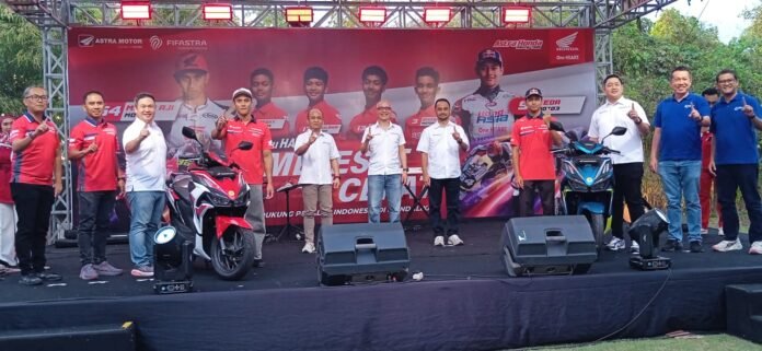 Pebalap Honda Bangun Kedekatan Bersama Konsumen dan Komunitas Lombok