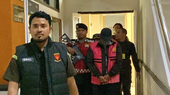 Kejari Lotim Tahan Kades dan Bendahara Desa Kotaraja