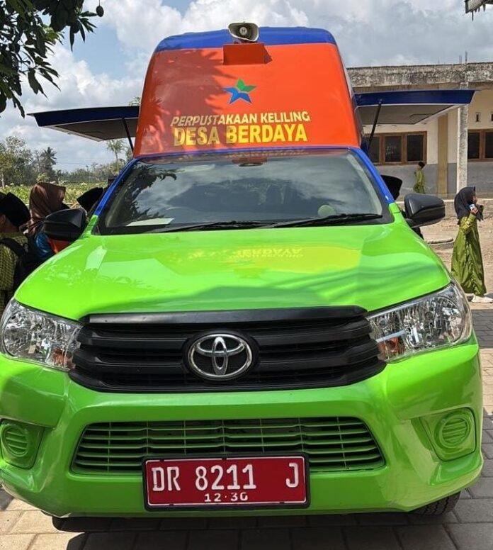 Cerdaskan Masyarakat Desa Berdaya, Dinas Perpustakaan dan Kearsipan NTB Kerahkan Mobil Membaca