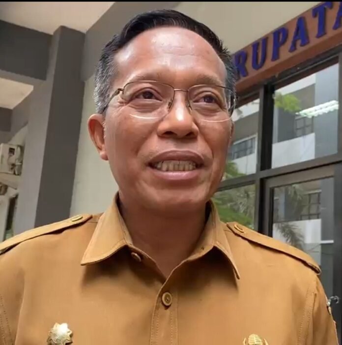 Tunjuk Pjs Kades Kotaraja, Sekda Lotim Ingatkan Kades Hati-hati Kelola Anggaran Desa