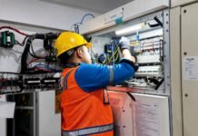 Semangat Hari Sumpah Pemuda, PLN Pastikan Kelayakan Operasi Peralatan 20 kV di GI Sengkol Semangat Hari Sumpah Pemuda, PLN Pastikan Kelayakan Operasi Peralatan 20 kV di GI Sengkol