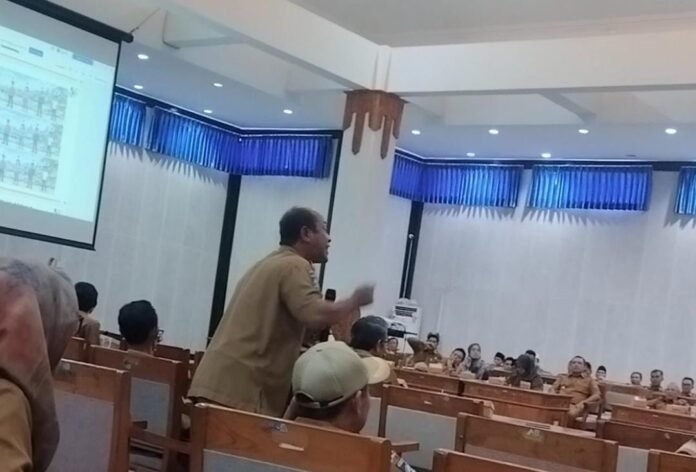 Tolak Data Desil, Kades di Lobar “Walk Out” saat Rapat dengan Pemkab