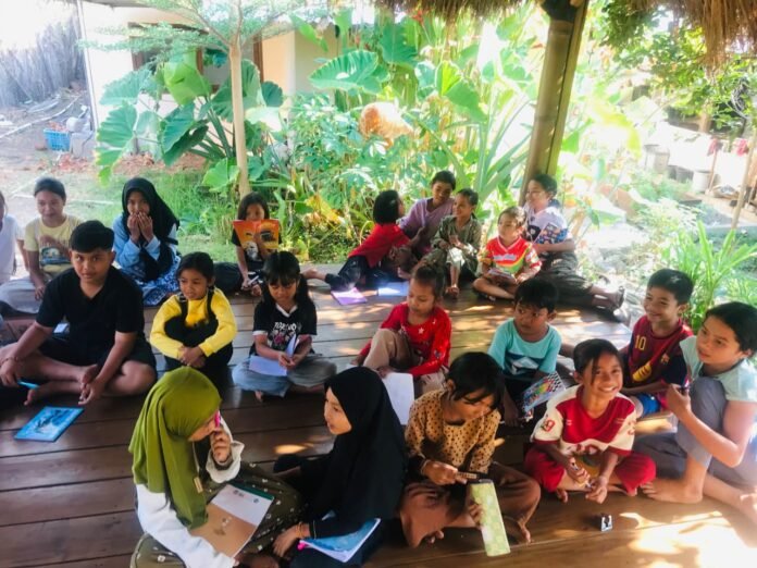 Adaptif dengan Pariwisata, Trash Hero Bayan Perluas Cakupan Kelas Bahasa Inggris Gratis