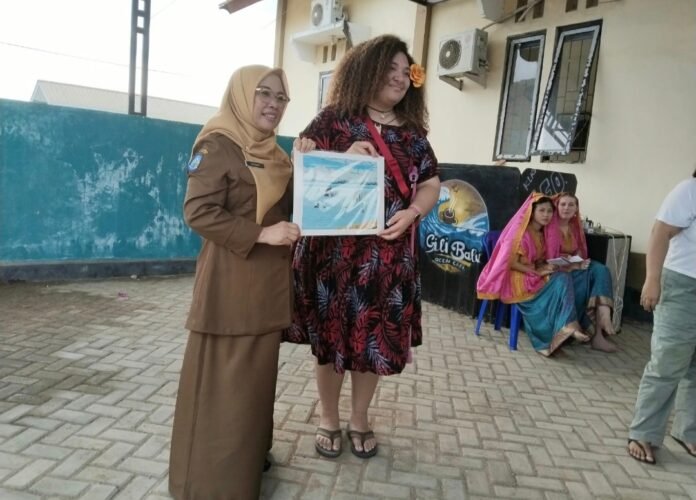 Delegasi AIMS, Selat Torres, dan NUS Kaji Pengelolaan Pesisir Poto Tano