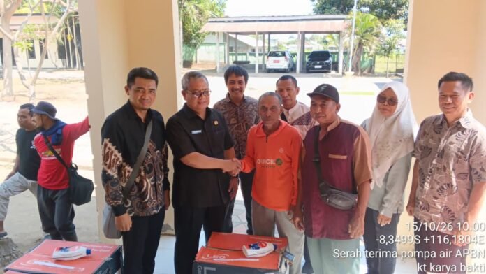 Kekeringan Ekstrem, Pemda KLU Salurkan Pompa Air ke Petani