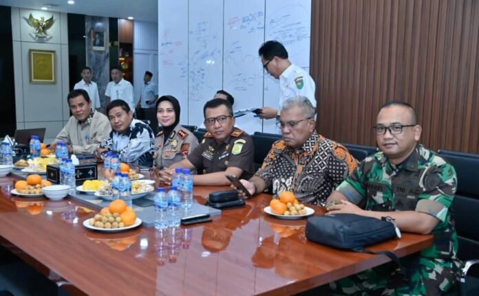 Perkuat Koordinasi, Pemkab Sumbawa Atensi Sektor ESDM dan Lingkungan Hidup