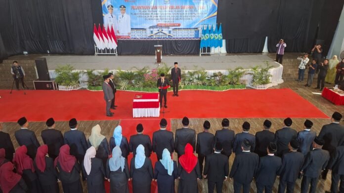 Bupati Dompu Lantik Sebelas Pimpinan OPD