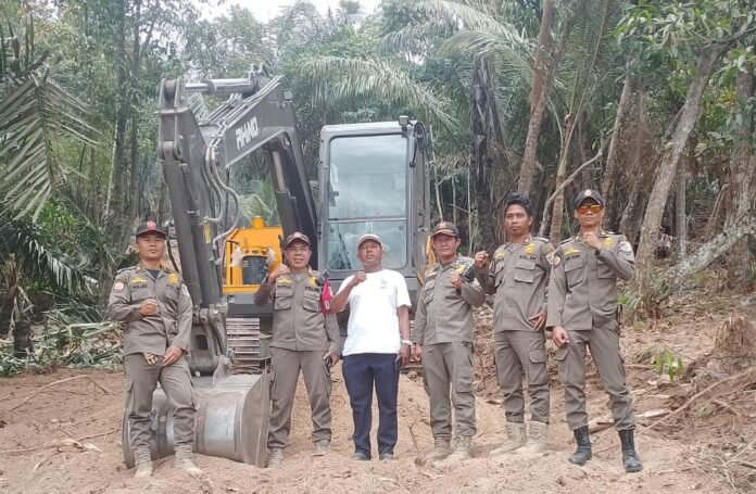 Satpol PP Lobar Setop Aktivitas Kaveling Diduga Belum Berizin