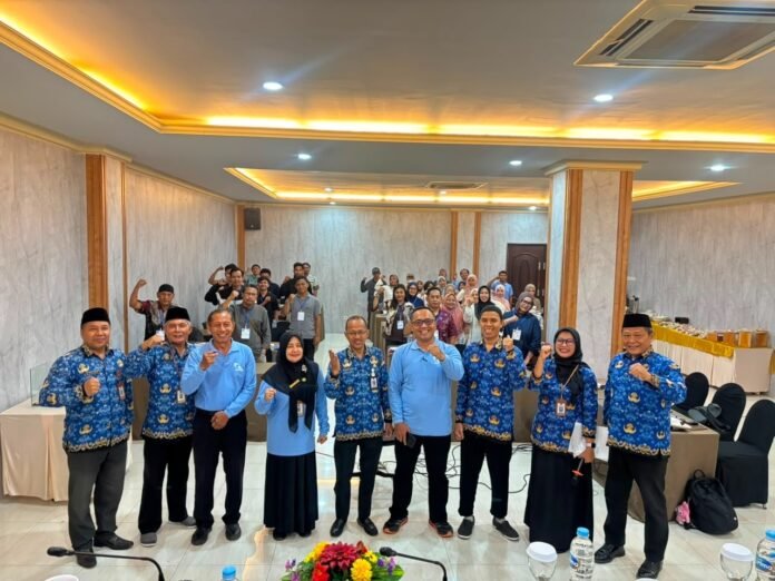 Pelatihan Budi Daya Ikan Hias Skala Rumahan, Ikhtiar Mengentaskan Kemiskinan dan Pengangguran