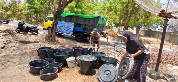Kelompok Perempuan Binaan PLN Sulap Hasil Usaha Jamur dan VCO Menjadi 90 Ribu Liter Air Bersih untuk Warga Lombok Utara